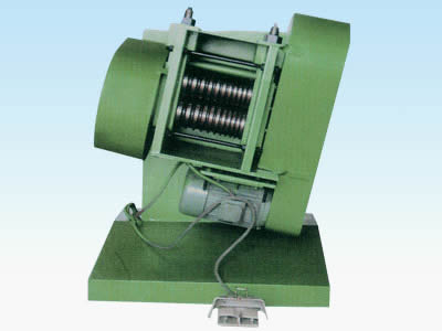 Rotary tyep pointing machine available for large-sized wire